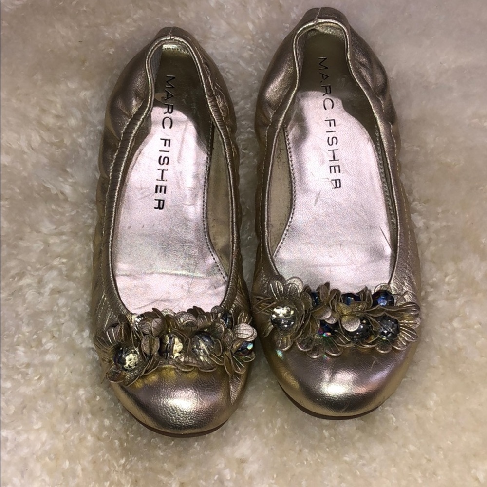 SOLD. Marc Fisher gold flats
